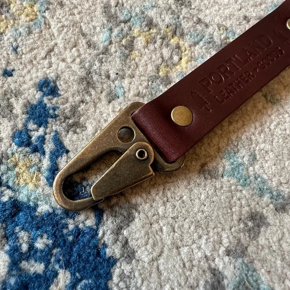 NEW 💙 PLG Cognac Mini Envelope Wallet & Large Keychain Bundle 💙 - Picture 11 of 12